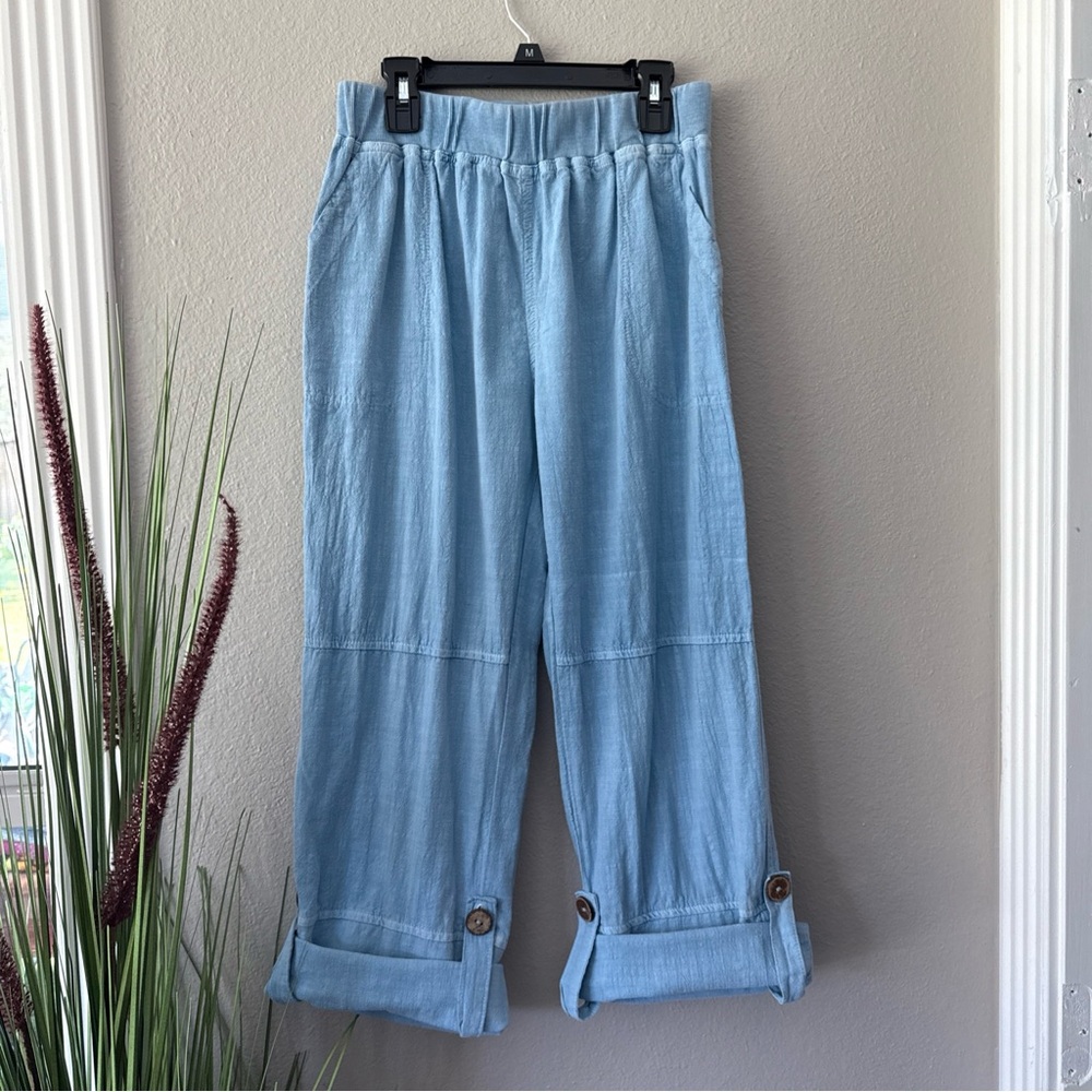B3/4 Seabreeze Light Blue Adjustable Crop pants Size Small
